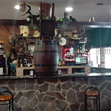 Hostal La Aldaba Hotel Montearagon ภายนอก รูปภาพ