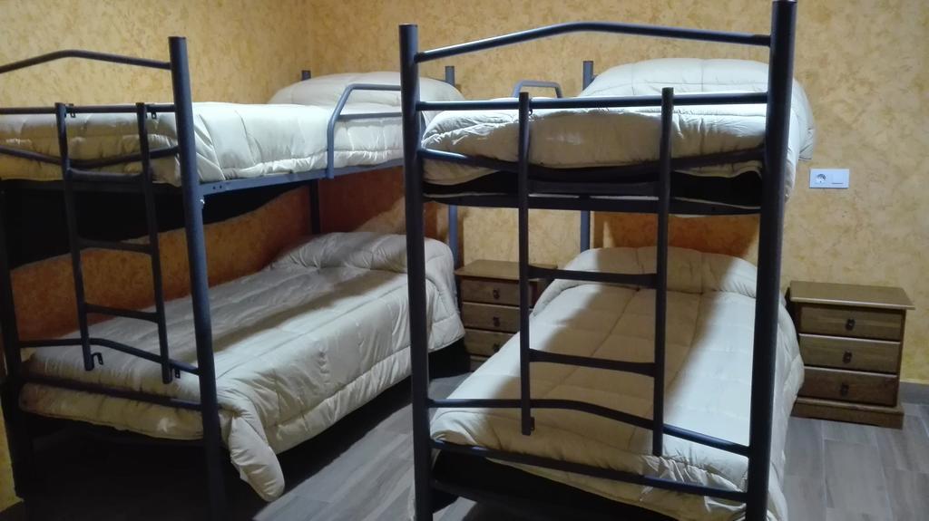 Hostal La Aldaba Hotel Montearagon ภายนอก รูปภาพ