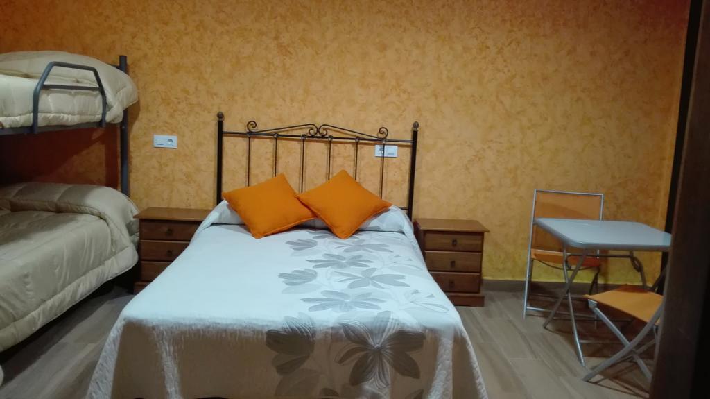 Hostal La Aldaba Hotel Montearagon ภายนอก รูปภาพ