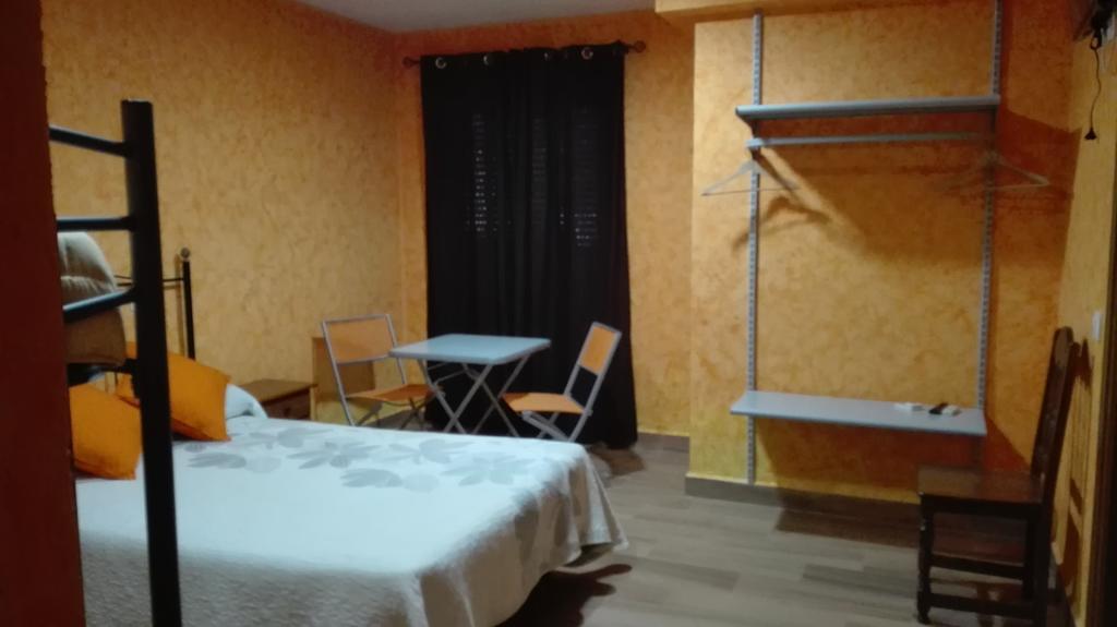 Hostal La Aldaba Hotel Montearagon ภายนอก รูปภาพ