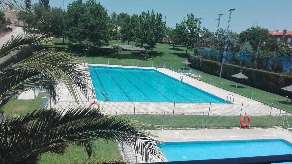 Hostal La Aldaba Hotel Montearagon ภายนอก รูปภาพ