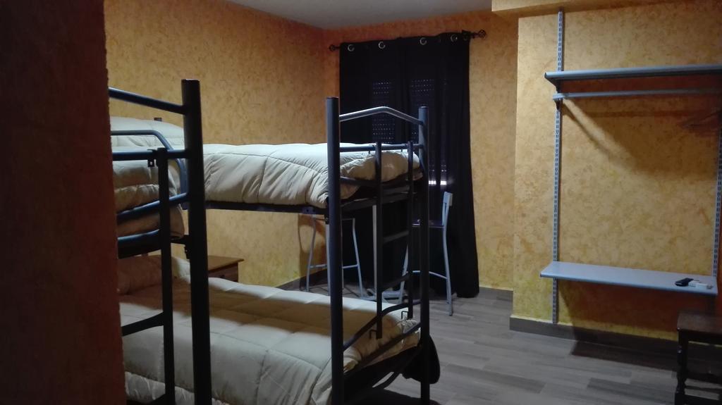 Hostal La Aldaba Hotel Montearagon ภายนอก รูปภาพ