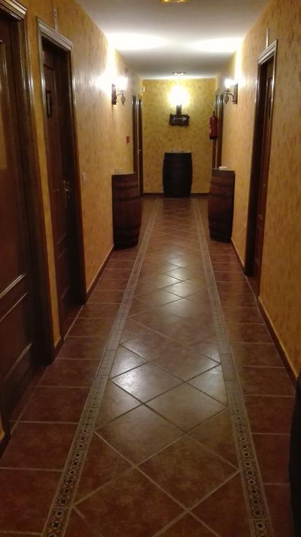 Hostal La Aldaba Hotel Montearagon ภายนอก รูปภาพ