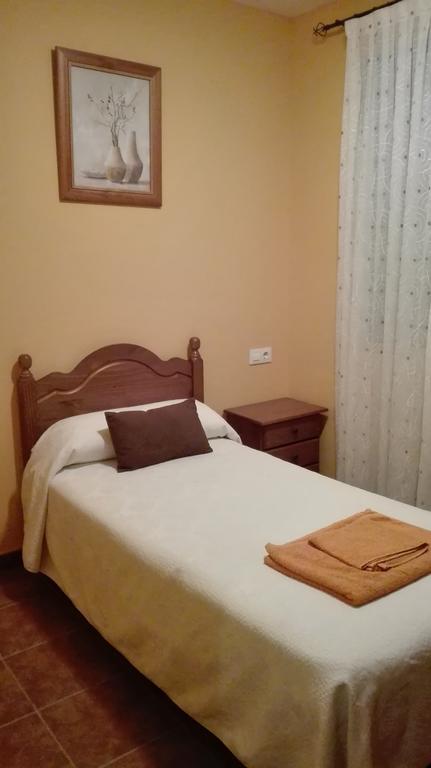 Hostal La Aldaba Hotel Montearagon ภายนอก รูปภาพ