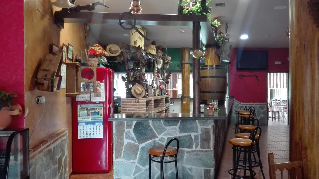 Hostal La Aldaba Hotel Montearagon ภายนอก รูปภาพ