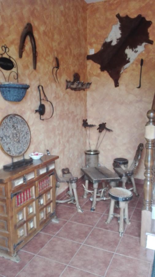 Hostal La Aldaba Hotel Montearagon ภายนอก รูปภาพ