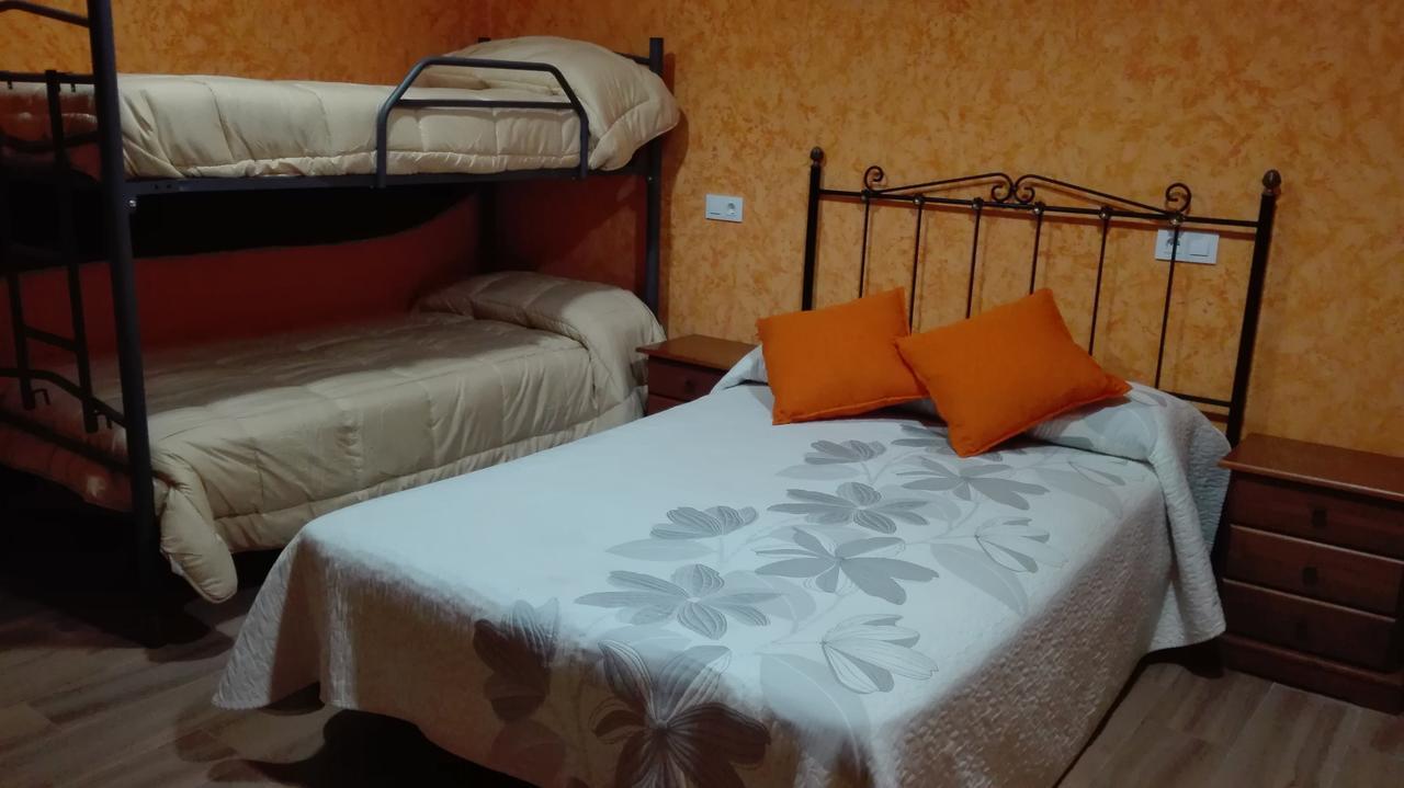 Hostal La Aldaba Hotel Montearagon ภายนอก รูปภาพ